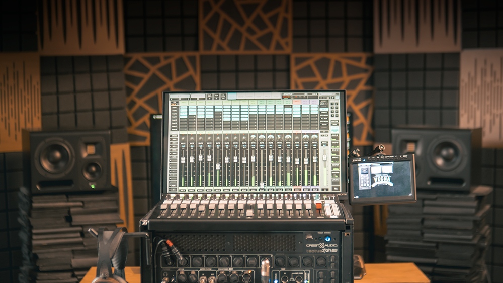 Waves LV1 mixing console in a studio